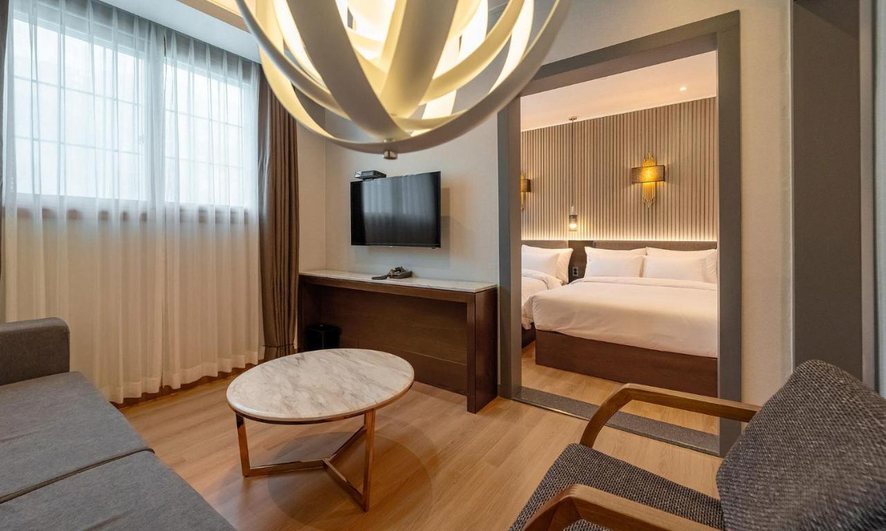 Stubborn Hotel Geoje Eksteriør billede