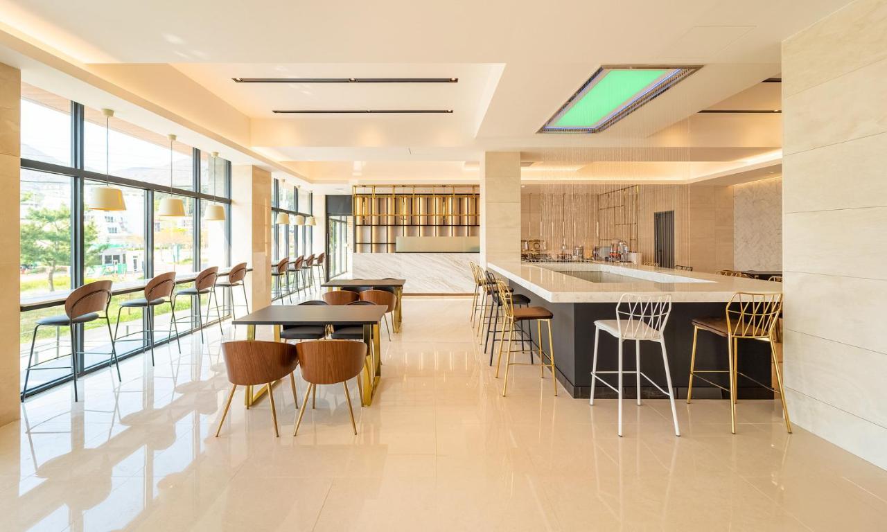Stubborn Hotel Geoje Eksteriør billede